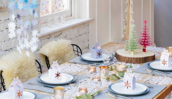 Snowflake: Cut Out and Create 15 Snowflake-Inspired Projects
