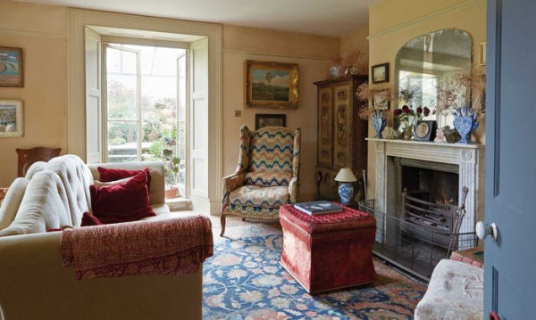 English Houses: Inspirational Interiors from City Apartments to Country Manor Houses