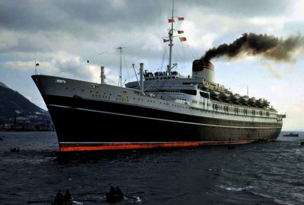 Ships of Splendour: Passenger Liners Colour