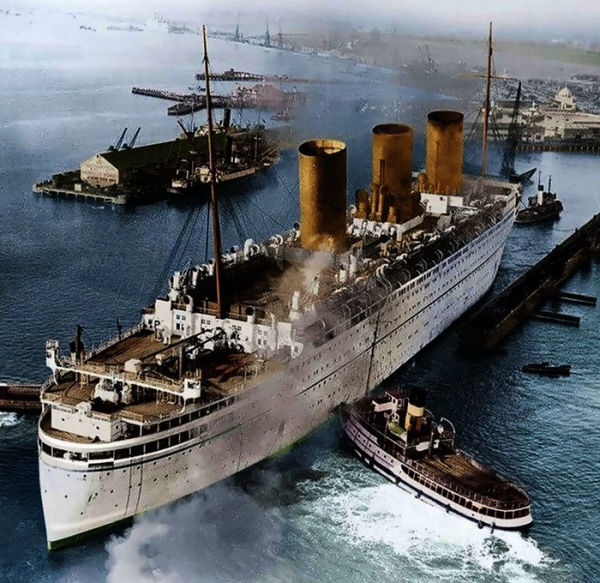 Ships of Splendour: Passenger Liners Colour