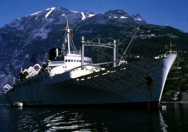 Ships of Splendour: Passenger Liners Colour
