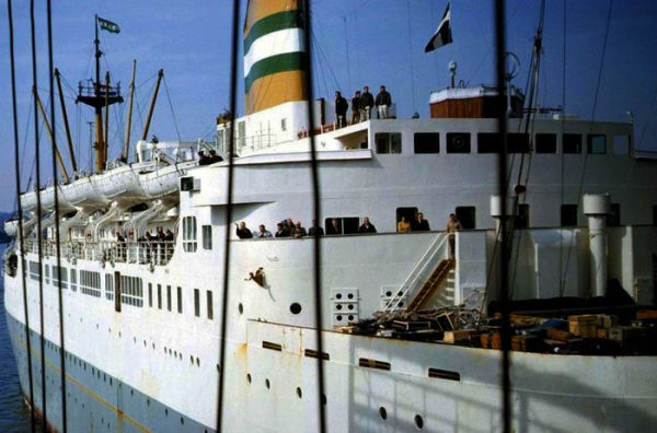 Ships of Splendour: Passenger Liners Colour