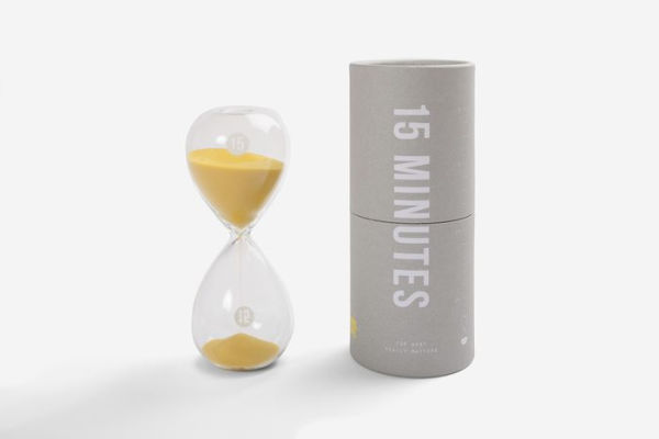 15 Minutes Timer: An elegant hourglass sand timer which measures 15 minutes precisely from the start of each turn