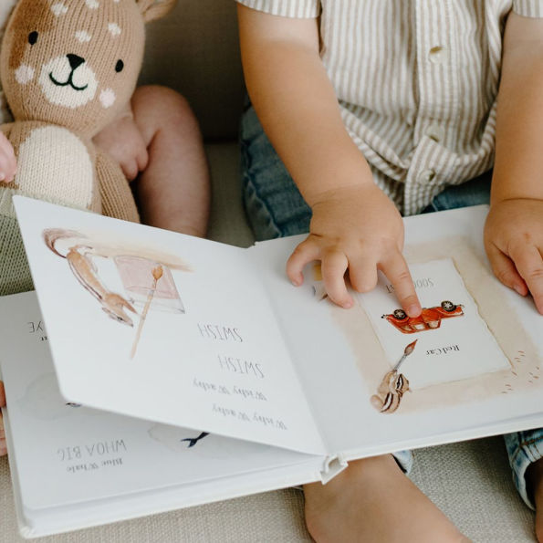 Wishy Washy: Imitation Book Featuring First Words and Colors