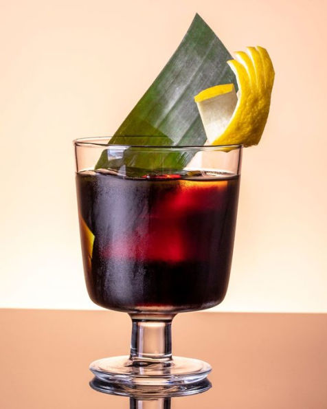 Black Mixcellence: A Comprehensive Guide to Black Mixology (Cocktail Crafting Guide, Mixed Drinks R ecipe Book, Cocktail Book, Bartender Book)