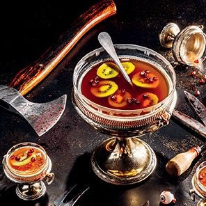 Puncheons and Flagons: The Official Dungeons & Dragons Cocktail Book [A Cocktail and Mocktail Recipe Book]