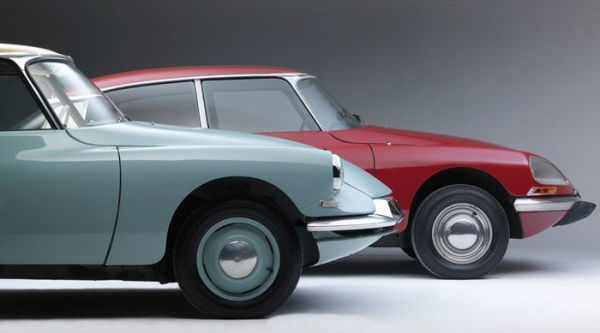 The Goddess-La Déesse: Investigations on the Legendary Citroën DS