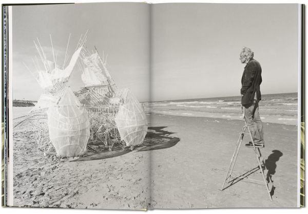 Strandbeest. The Dream Machines of Theo Jansen