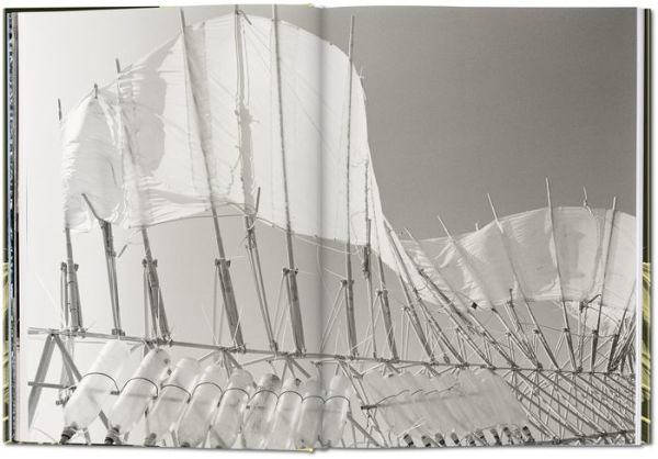 Strandbeest. The Dream Machines of Theo Jansen
