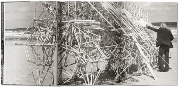 Strandbeest. The Dream Machines of Theo Jansen