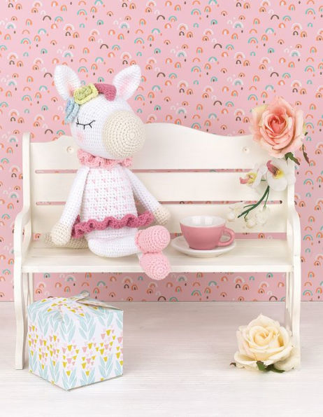 Sweet Crochet Friends: 16 Amigurumi Creations from Khuc Cay