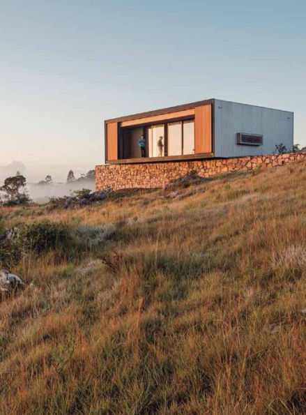 New Shelters: Sustainable buildings systems