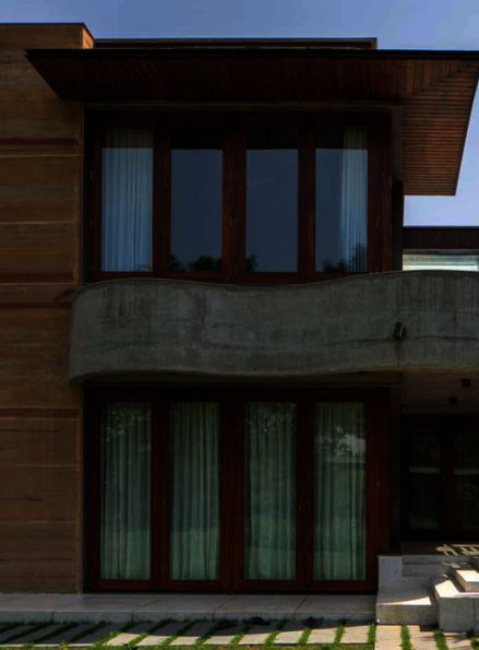 Building with Earth: Timeless Technique for Modern Architecture