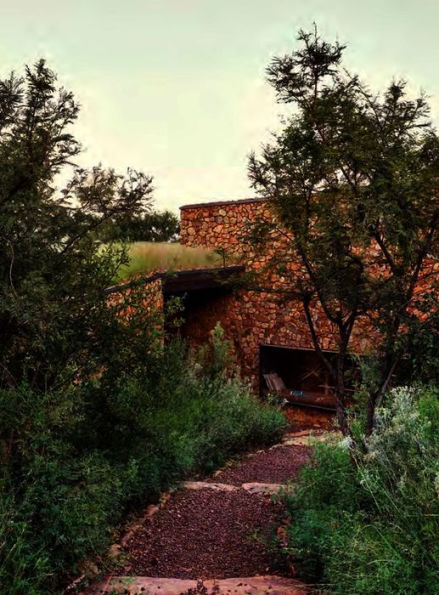 Building with Earth: Timeless Technique for Modern Architecture