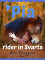 Pia rider in Svarta