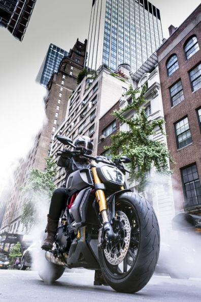 Marco Campelli: The Way Out: New York beyond Manhattan Riding Away on a Ducati