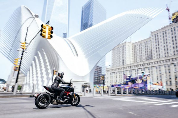 Marco Campelli: The Way Out: New York beyond Manhattan Riding Away on a Ducati