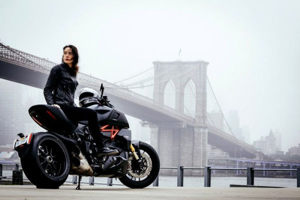 Marco Campelli: The Way Out: New York beyond Manhattan Riding Away on a Ducati