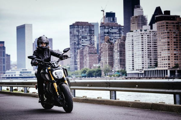 Marco Campelli: The Way Out: New York beyond Manhattan Riding Away on a Ducati