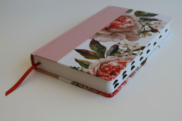 Biblia Reina Valera 1960 letra grande. Tela rosada con flores, manual con índice / Spanish Bible RVR 1960, Large Print, Pink Floral Cloth with Index