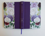 Alternative view 3 of Biblia RVR1960 Tapa dura y tela morada con flores tamaño manual con índice / Spanish Bible RVR 1960, Hardcover, Purple Cloth with Flowers, Handy Size