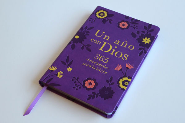 Un año con Dios: 365 devocionales para la mujer / A Year with God. Purple Leathersoft: 365 Devotions for Women