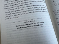 Alternative view 4 of Cómo ganar amigos e influir sobre las personas (Edición de regalo) / How to Win Friends & Influence People