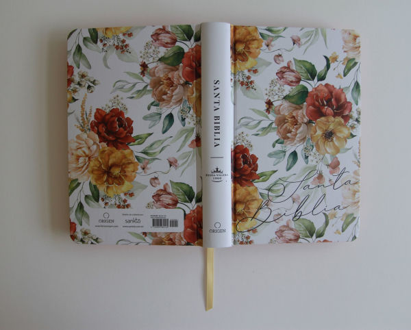 Biblia RVR 1960 letra grande tamaño manual, HC, flores rosadas y cantos pintados / Spanish Bible RVR 1960 Handy Size Large Print with flowers and sprayed edge