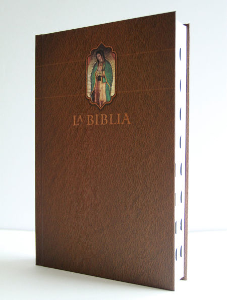 La Biblia Católica: Edición letra grande. HC, marrón con índice, Virgen de Guadalupe en la cubierta / Catholic Bible. HC, Brown, index, with Virgin of Guada