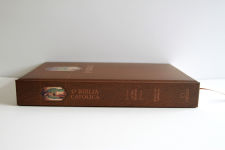 Alternative view 3 of La Biblia Católica: Edición letra grande. HC, marrón con índice, Virgen de Guadalupe en la cubierta / Catholic Bible. HC, Brown, index, with Virgin of Guada