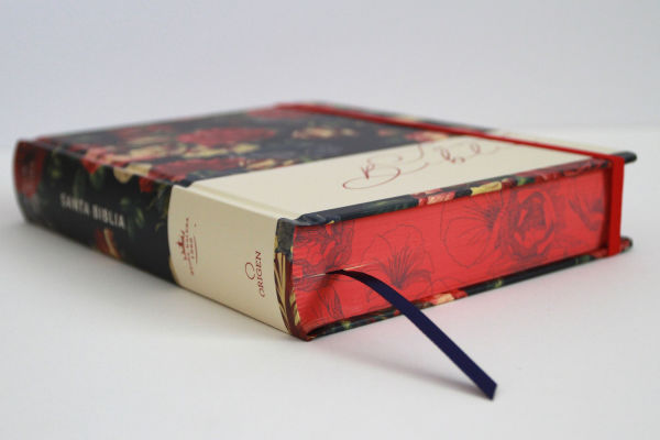 Biblia de Apuntes RVR 1960 Tapa dura, Azul oscuro con flores (Edición cantos pintados) / Spanish Journaling Bible RVR 1960 Hardcover Dark Blue with Flowers