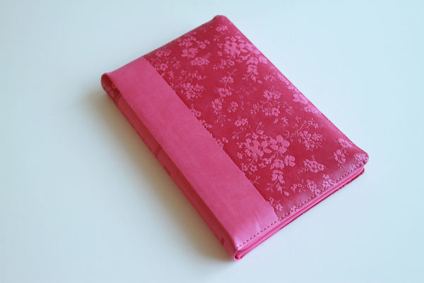 KJV Holy Bible, Large Print Handy Size, Fuchsia Premium Imitation Leather w/Ribbon Marker, Red Letter, Zipper