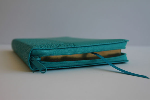 KJV Holy Bible, Large Print Handy Size, Aquamarine Premium Imitation Leather w/Ribbon Marker, Red Letter, Zipper