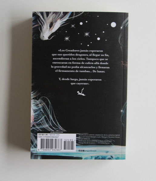 Hasta que caiga la luna / When the Moon Hatched